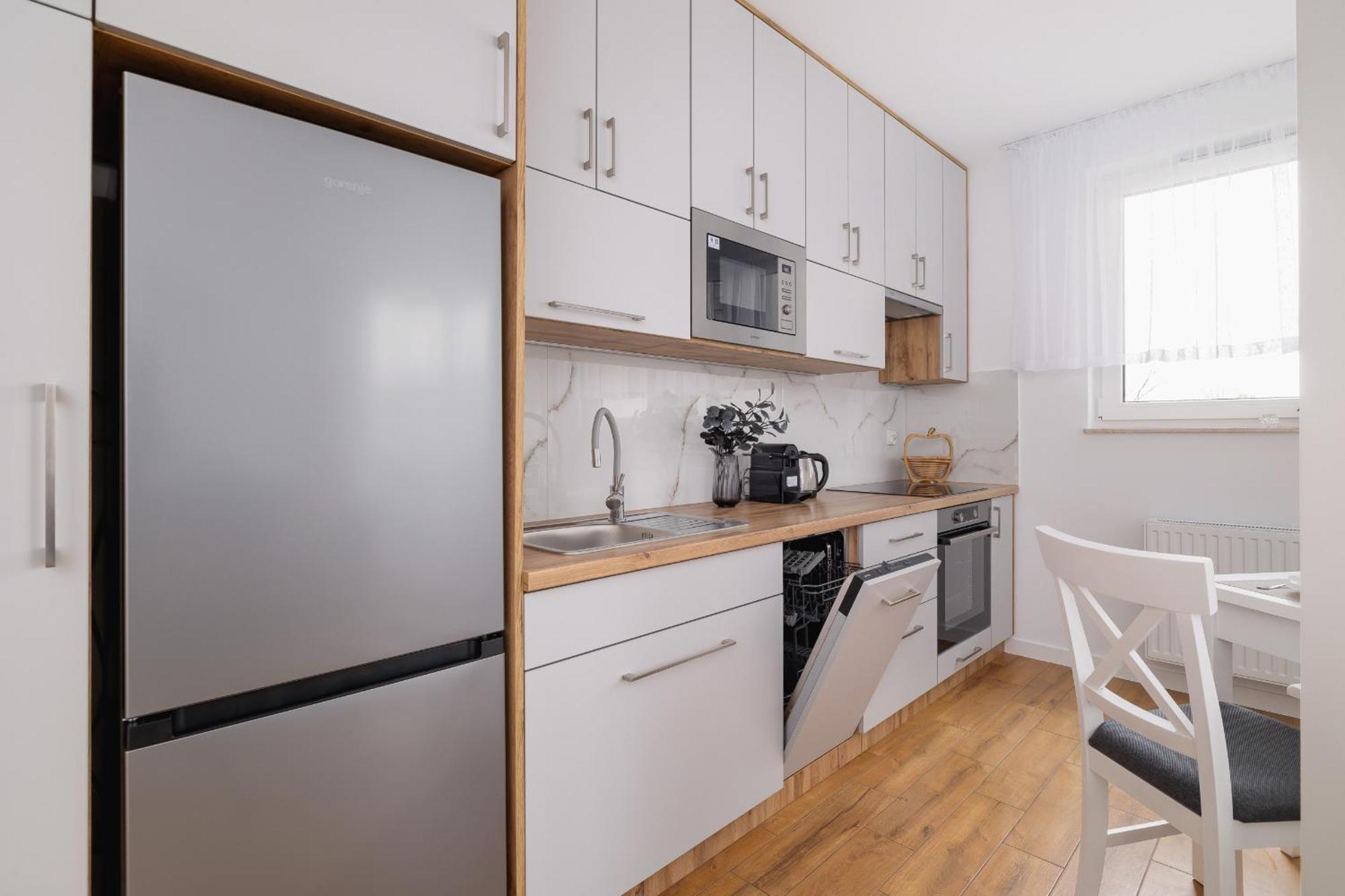 Modern Apartment With Parking Near Tauron Arena By Rent Like Home Krakow Bagian luar foto